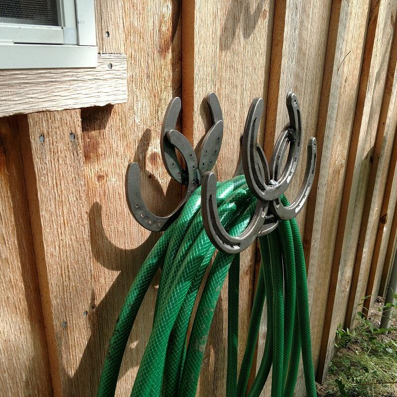 Metal Horseshoe Garden Hose Holder - Black Flag Steel
