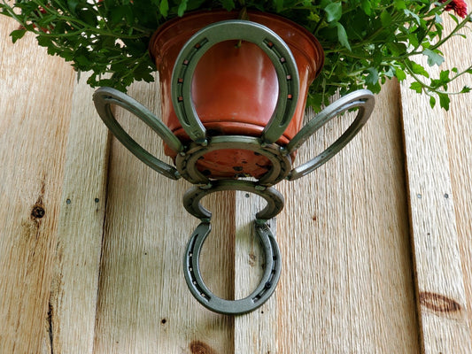Metal Horseshoe Plant Holder - Black Flag Steel