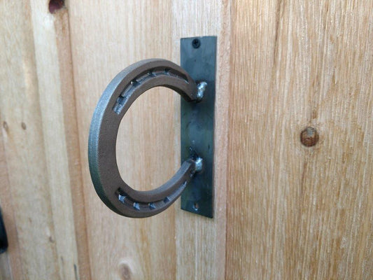 Farmhouse Horseshoe Door Handle - Black Flag Steel